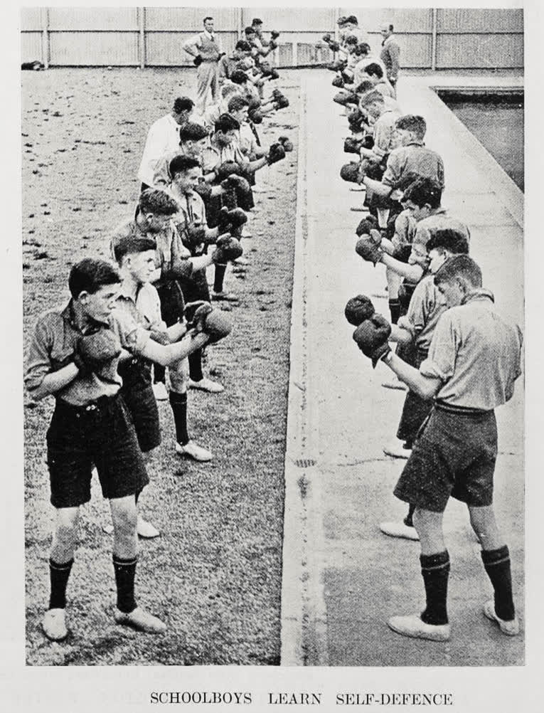 Schoolboys learn self-defence, 1936