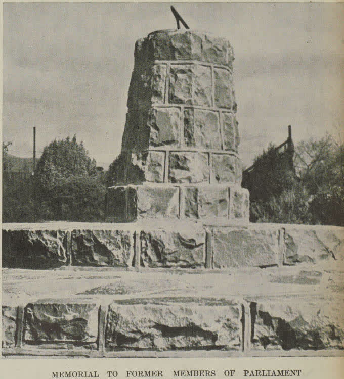 Memorial to former Members of Parliaments, 1938