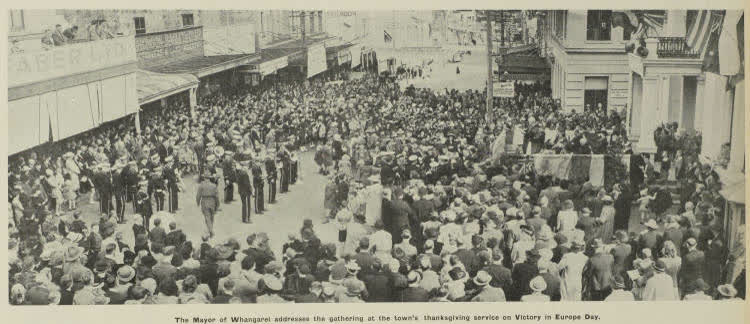 Glad tidings of victory bring crowds into streets of Christchurch, Dunedin and Whangarei, 1945