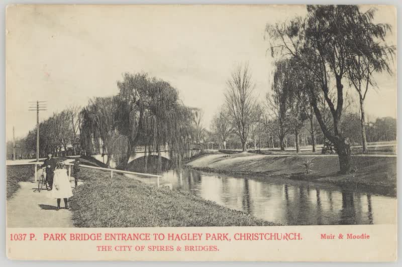 Park Bridge entrance to Hagley Park, Christchurch, 1905