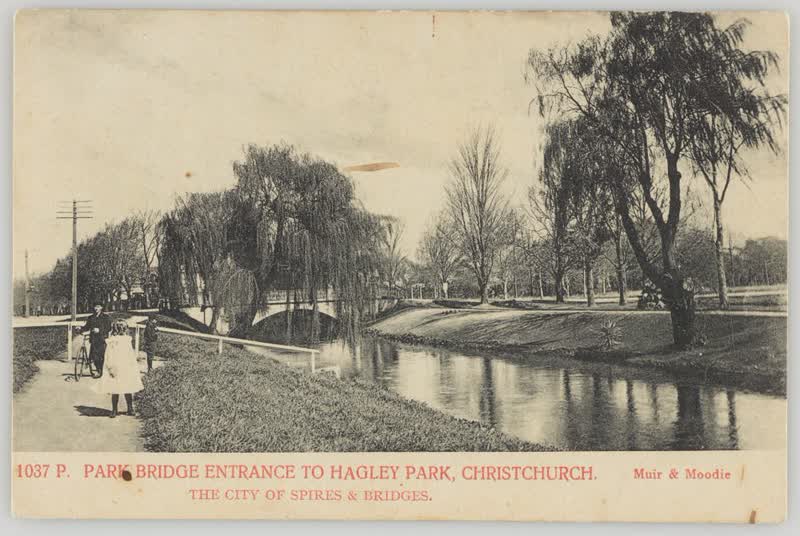 Park Bridge entrance to Hagley Park, Christchurch, 1905