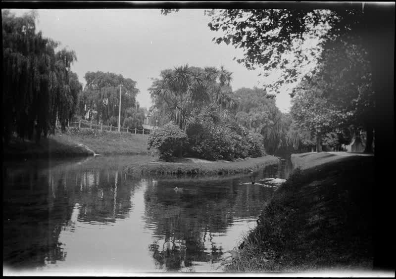 [Avon River, Christchurch], 1920