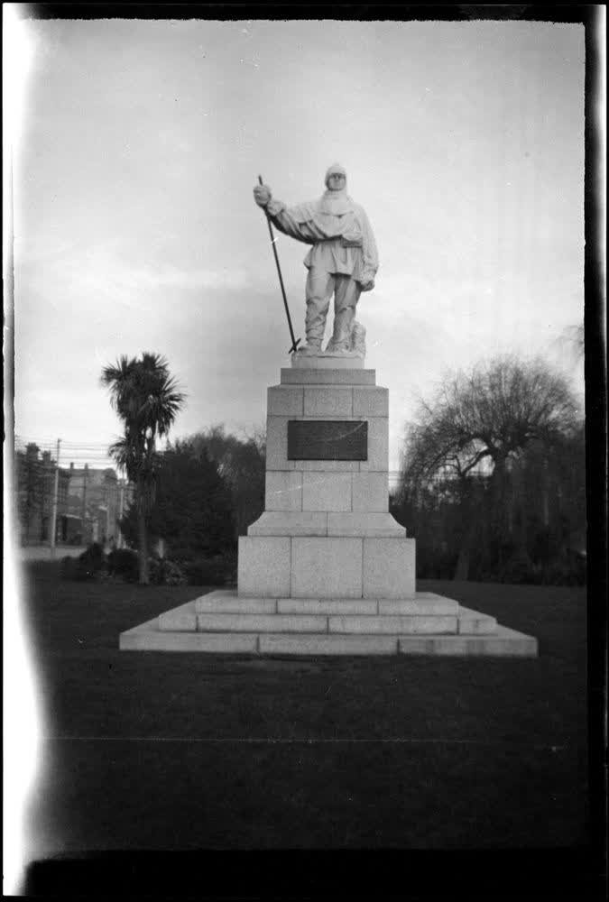 [Scott statue, Christchurch], 1920