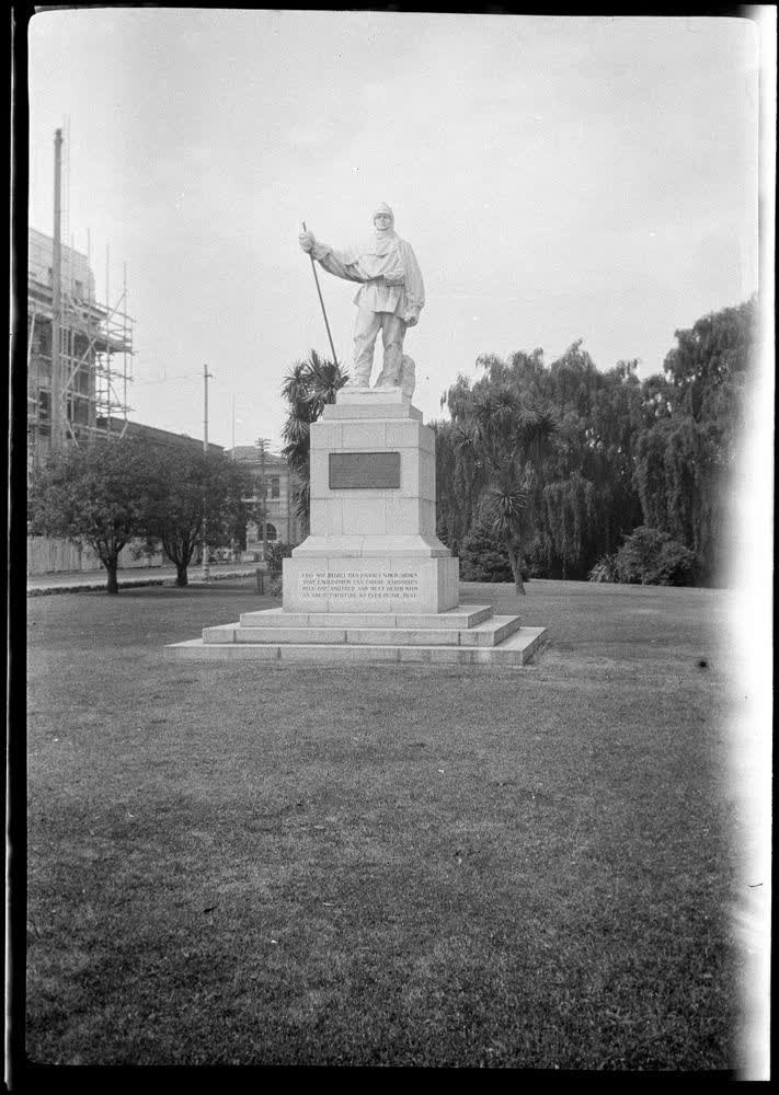 [Scott statue, Christchurch], 1920