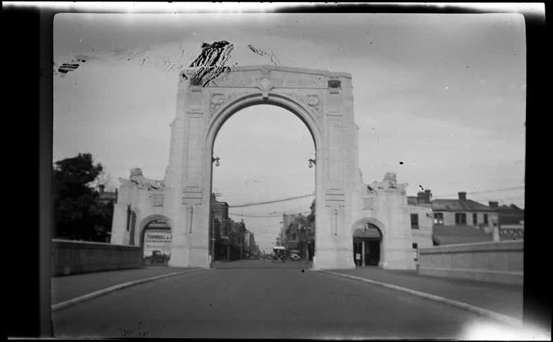 [Bridge of Remembrance, Christchurch], 1920