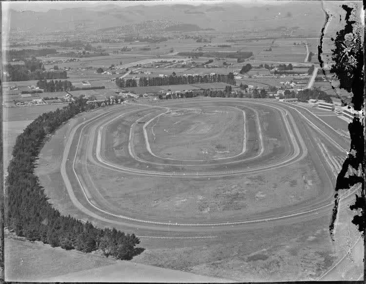 Riccarton Racecourse from the air, 1920