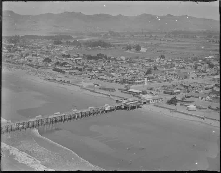 New Brighton, Christchurch from the air, 1920