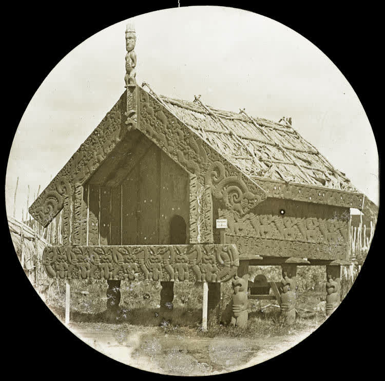 Pātaka at Whakarewarewa, 1900