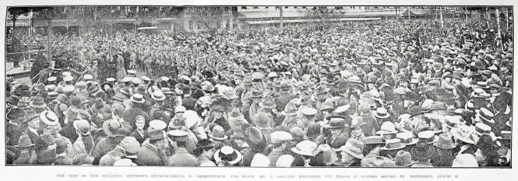 The visit of New Zealand's Sixteenth Reinforcements to Christchurch: the Mayor. Mr. H. Holland. Welcoming the troops in Victoria square. On Wednesday, August 16, 1916