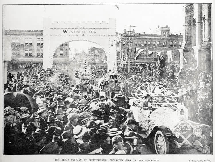 The great pageant at Christchurch: decorated cars in the procession, 1919