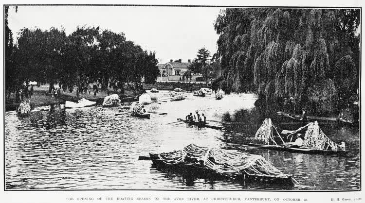 The opening of the boating season on the Avon River at Christchurch, Canterbury, 1922