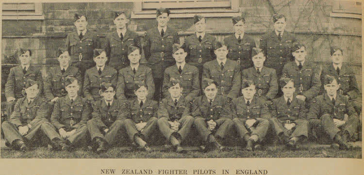 New Zealand fighter pilots in England, 1942