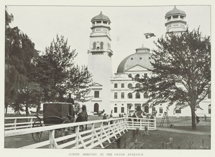 Guests arriving at the grand entrance, 1906