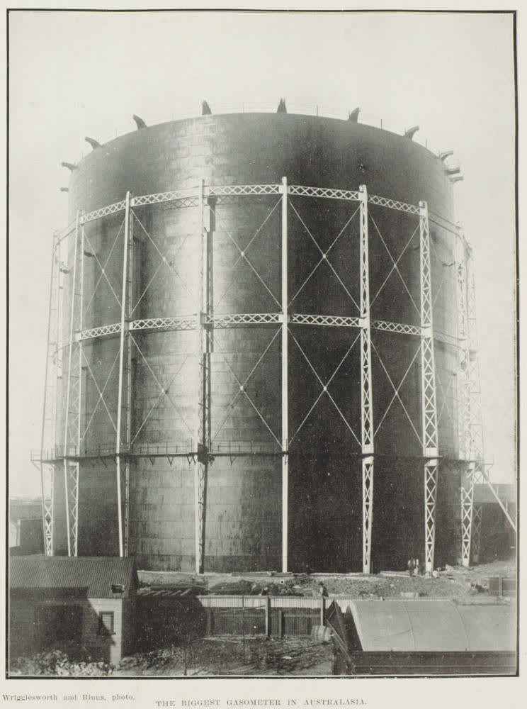 The biggest gasometer in Australasia, 1911