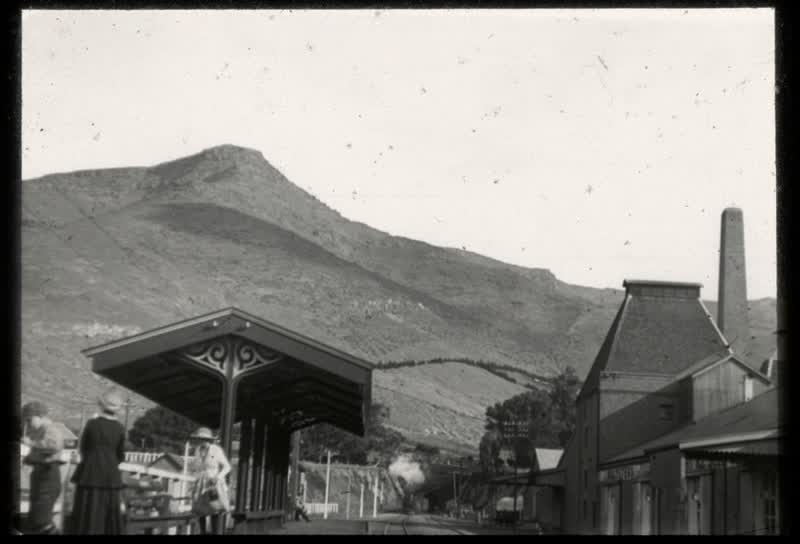 Western portal of Lyttelton Tunnel, from Heathcote rly. stn., near Christchurch ..., 1919