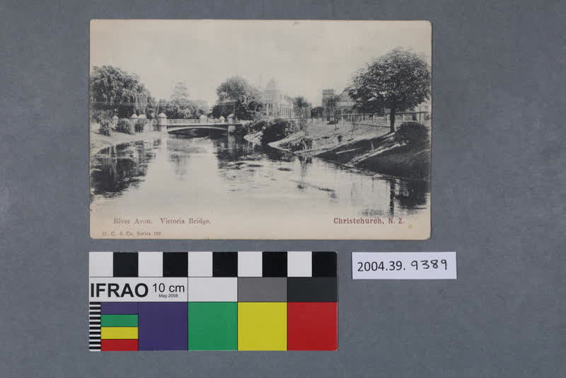 Postcard: River Avon, Victoria Bridge, 1910