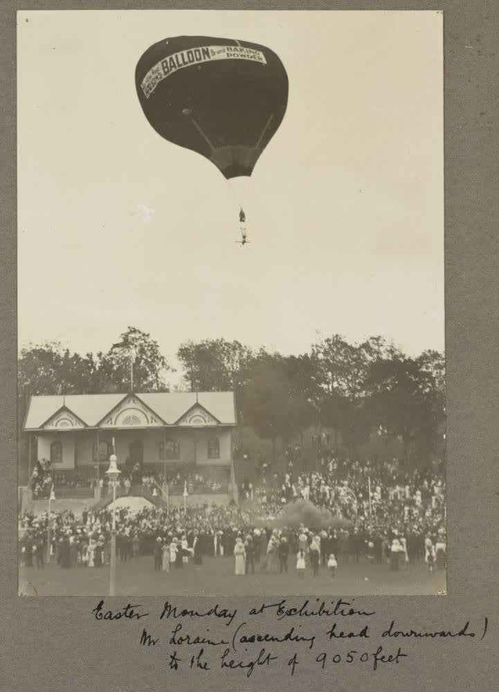 Balloon ascent at the Auckland Exhibition, 1914, 1914