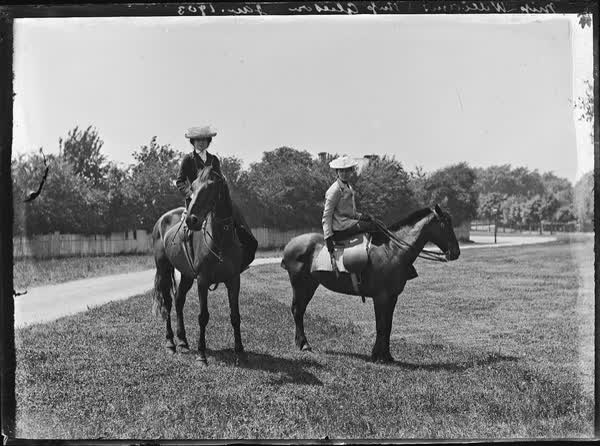 Miss Williams and Miss Gleeson, January 1903, 1903