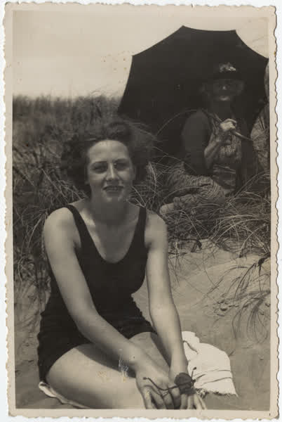 Annie Watts and her daughter-in-law Jean on New Brighton Beach, 1940