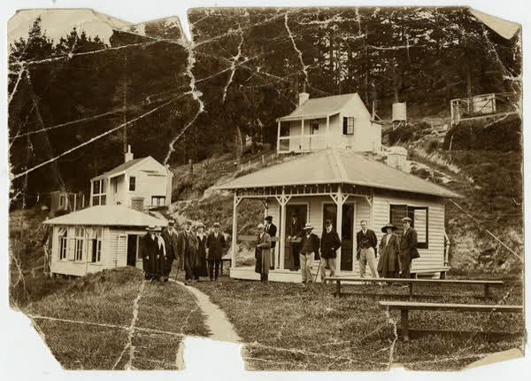 Leper Huts and health officials on Quail Island, 1920
