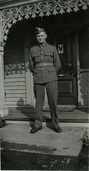Ready to go to war, 1942