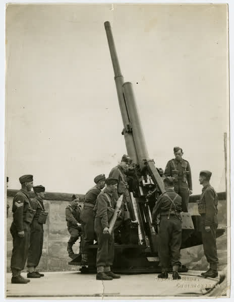 Gun emplacements at Lyttelton Harbour, 1940
