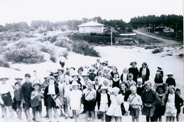 South Brighton School Trip to the Beach, 1940