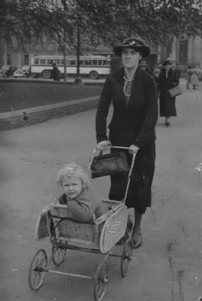 Edith and Renee Gibbons, Cathedral Square, 1938, 1938