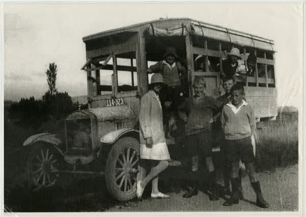 School Bus at Coopers Creek, Oxford, 1920