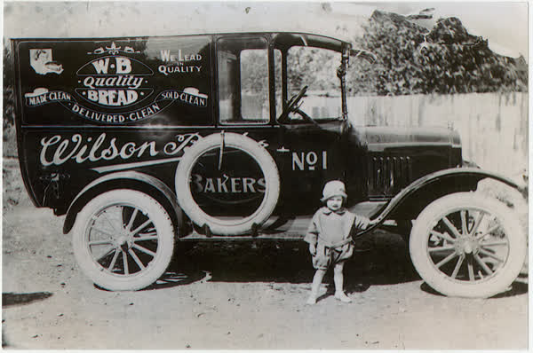 Wilson Brothers Bakery van in Manchester Street, 1920