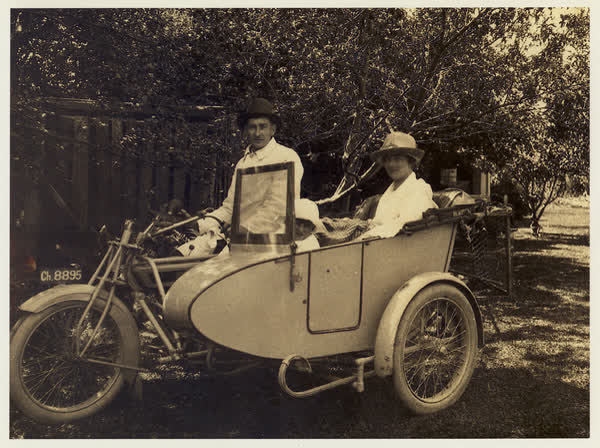 Albert Charles Beken & Family on an outing, 1920