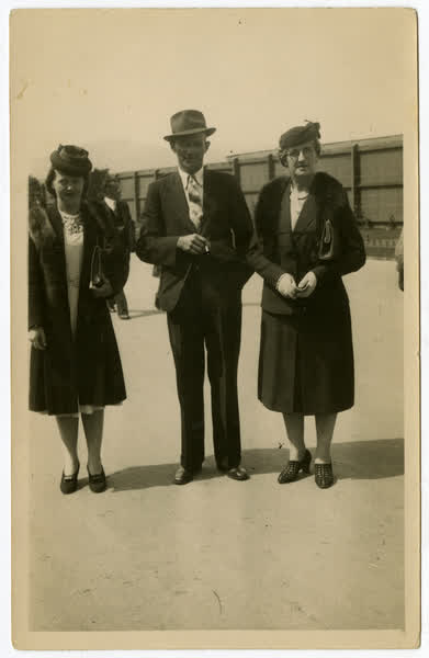 The Macaulay family at Christchurch races., 1920