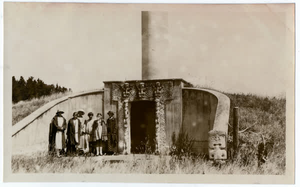 The Kaiapoi monument on the site of the Kaiapohia Pa, 1900