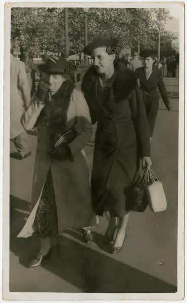 Mavis and Alice Howarth, in Christchurch city, 1930