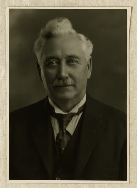 A.M. Owen, 1940