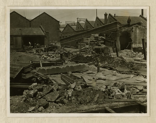 Demolition of the Municipal Electricity Department destructor chimney and boiler house, 1940