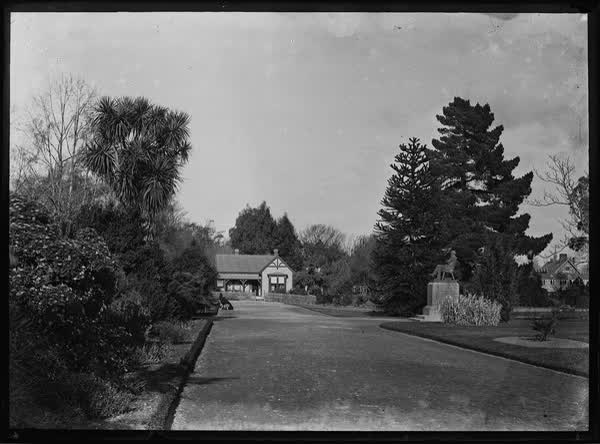 Botanic Gardens towards the Curator's House, 1900