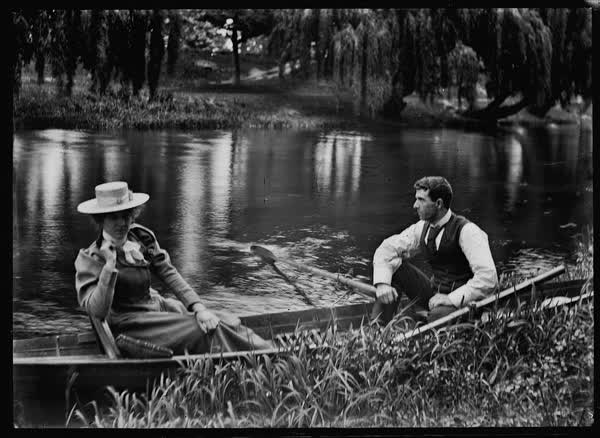 Man and woman in a rowboat on the Avon River, 1900