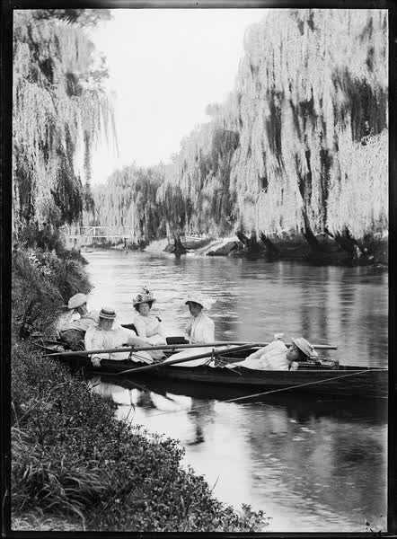 Five women in rowboats on the Avon River, 1900