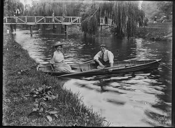 Man and woman in a rowboat on the Avon River, 1900