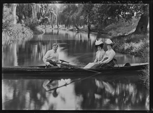 Mr. and Mrs. Piddock, Musgrove's Company, December 1902, 1902
