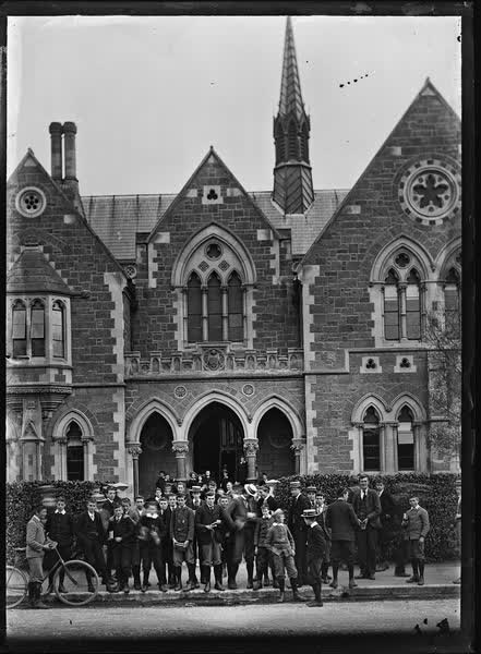 Schoolboys and men outside Christchurch Boys High School, 1900