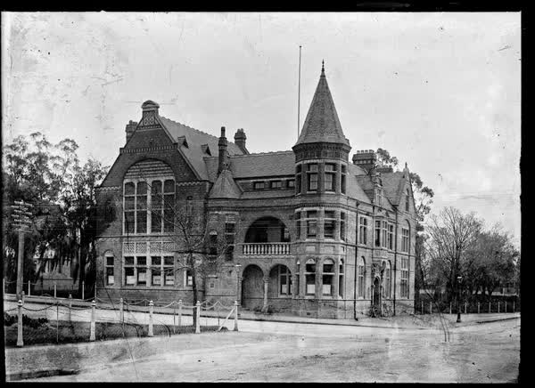 Municipal Chambers, Worcester Street and Oxford Terrace, 1900