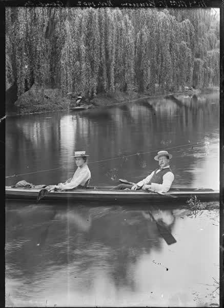 Mr. and Mrs. T. Cannam, November 1902, Geach Company, 1902