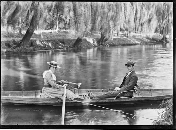 Man and woman in a rowboat on the Avon River, 1900