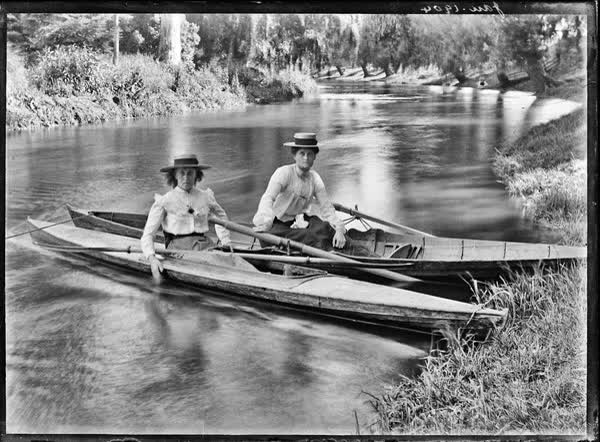 Two women, January 1904, 1904