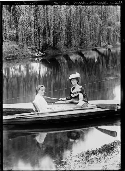 Misses Appleton and Ascoli, November 1902, Geach Company, 1902