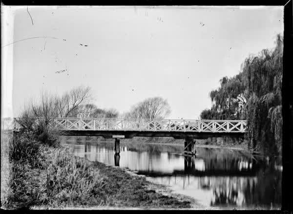 Bridge over the Avon River, 1900
