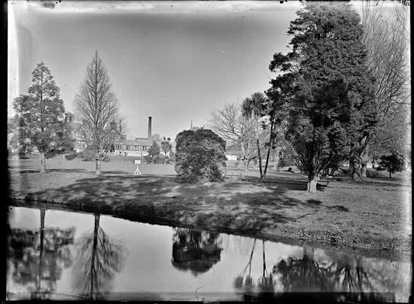 Avon River, Botanic Gardens and Christchurch Hospital, 1900