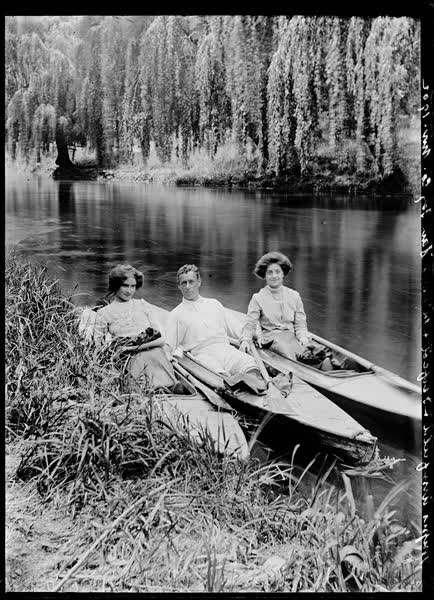 Misses Armfield and Siefed and Mr. Rice, San Toy, November 1902, 1902